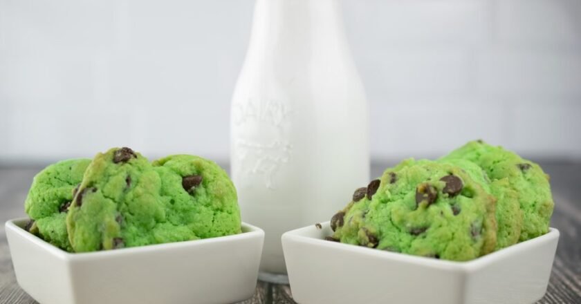 Lucky Shamrock Cookies