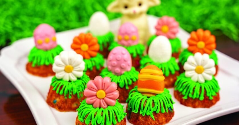 Mini Easter Bundt Cakes