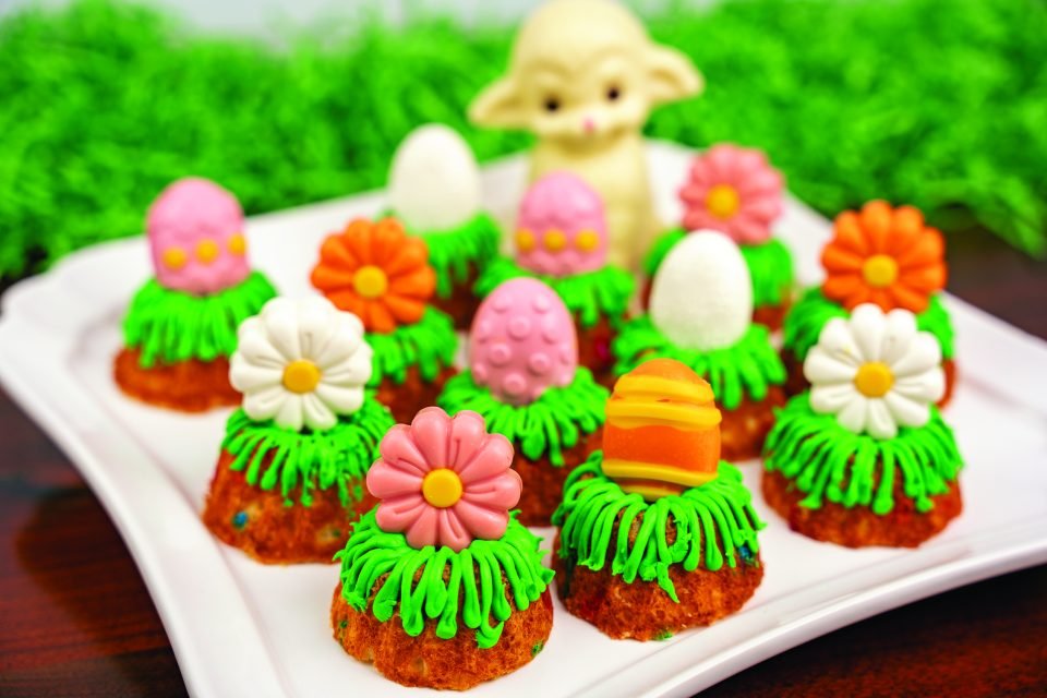 Mini Easter Bundt Cakes
